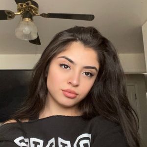 Meet your Posher, Tiara